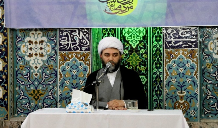 امام راحل از الگوهای برجسته روحانیت مردمی است