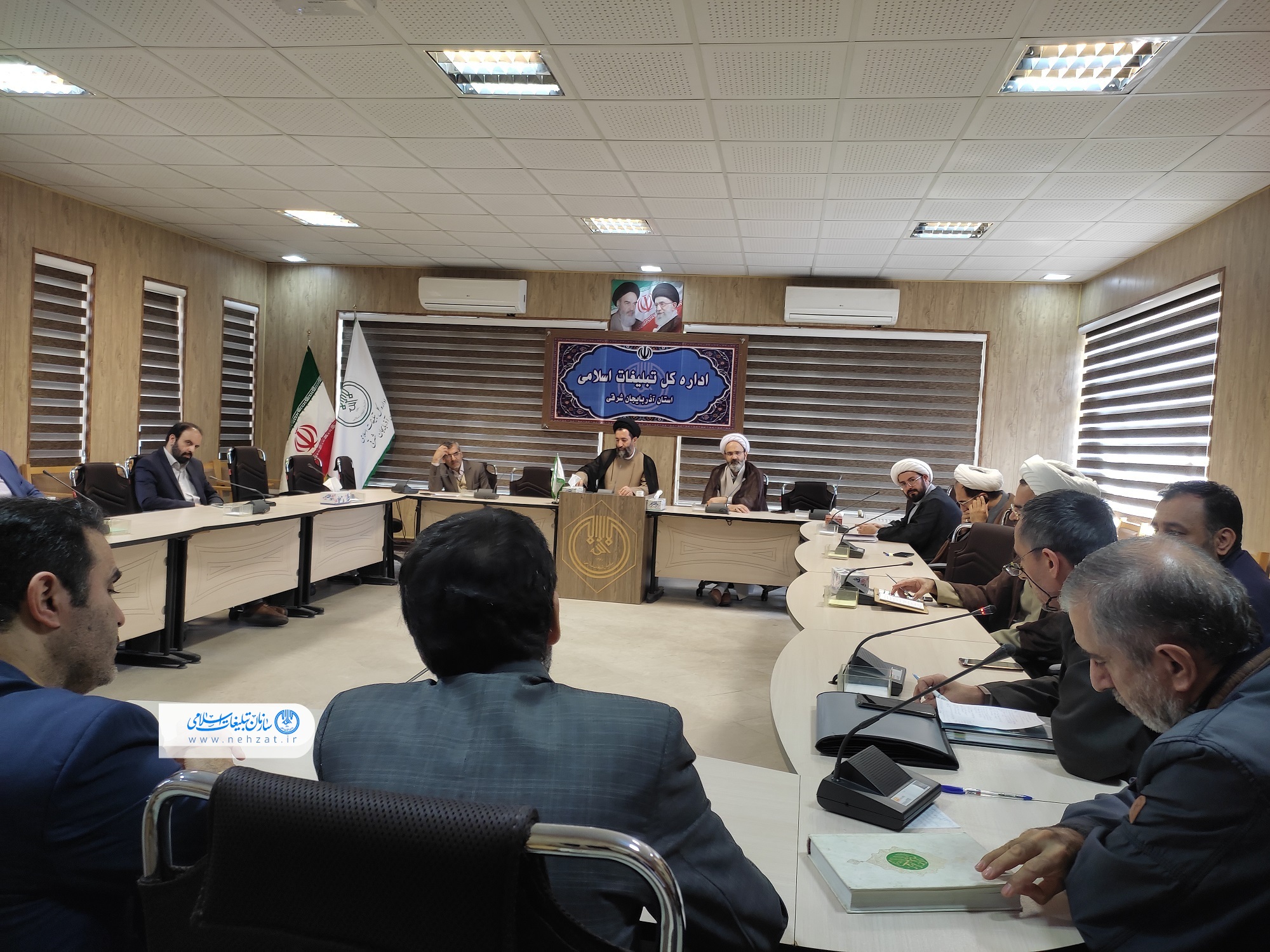 ارزشهای دینی و انقلابی باید در کنار اصل نظام، حفظ شود