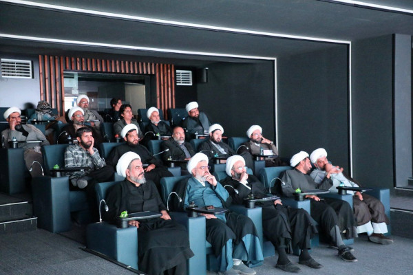 بازدید اعضای ادارهکل تبلیغات اسلامی استان از نمایشگاه روایت نهضت
