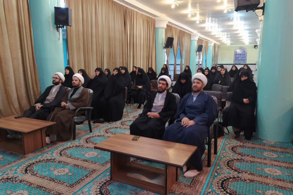 همایش طلایهداران تبلیغ در تکاب برگزار شد