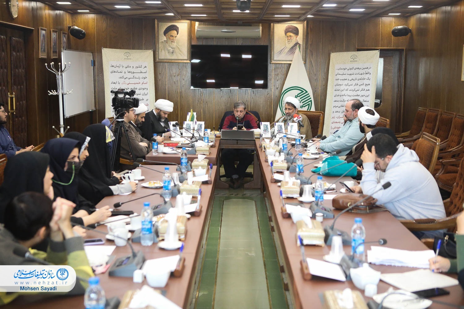 قمی: حاج قاسم هویت ایرانی اسلامی ملت ایران را تقویت کرد/ نجفی: هویت ملّی ایرانیان هیچگاه از بین نرفتهاست/ رهدار: جوانان ما از دیگر جوانان جهان جلوتر هستند قمی: حاج قاسم هویت ایرانی اسلامی ملت ایران را تقویت کرد/ نجفی: هویت ملّی ایرانیان هیچگاه از بین نرفتهاست/ رهدار: جوانان ما از دیگر جوانان جهان جلوتر هستند