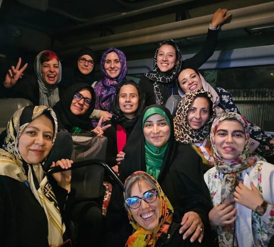 اصرار نمیکنم که مسلمان شوند/ صدای حاج قاسم سلیمانی را شنید و اشک ریخت اصرار نمیکنم که مسلمان شوند/ صدای حاج قاسم سلیمانی را شنید و اشک ریخت