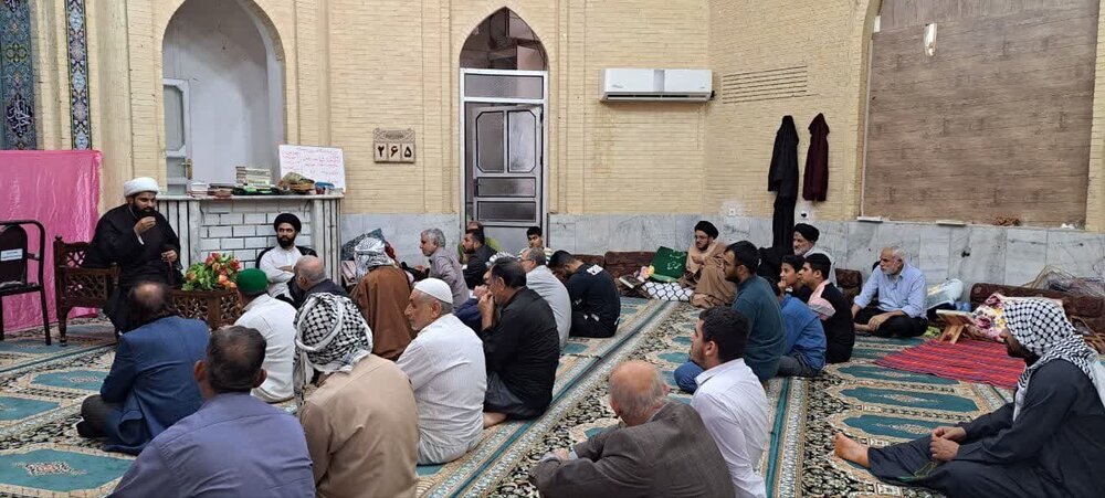 استقبال مردم از سخنرانی طلاب غیر ایرانی استقبال مردم از سخنرانی طلاب غیر ایرانی