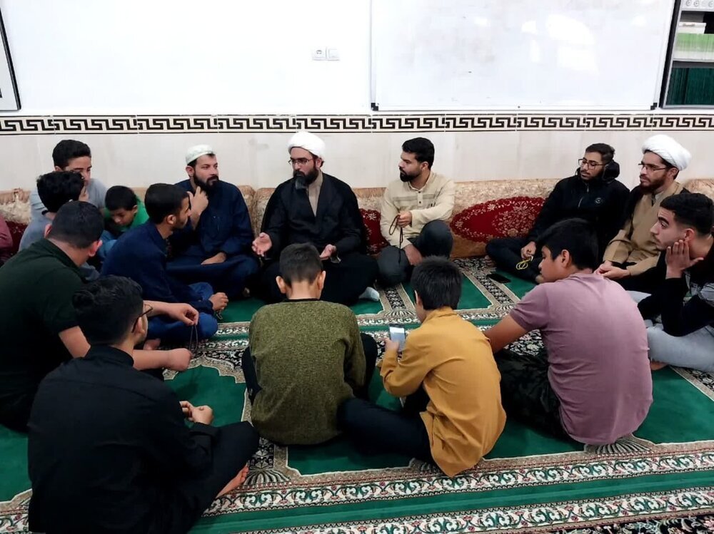 استقبال مردم از سخنرانی طلاب غیر ایرانی استقبال مردم از سخنرانی طلاب غیر ایرانی