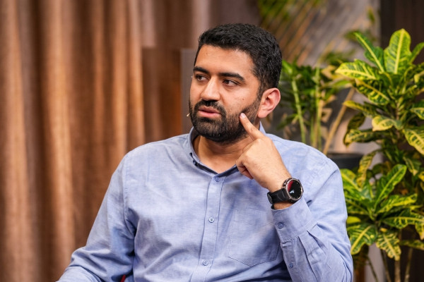 نوجوان با برچسب «نوجوان» پای تلویزیون نمی‌نشیند